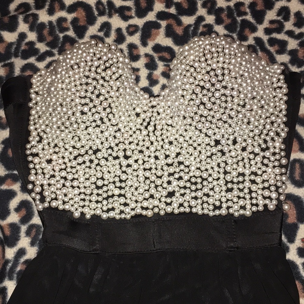 PEARL TOP DRESS .
